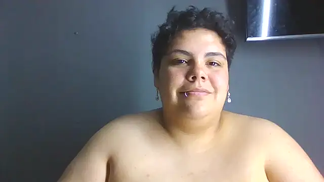 Hailey_Curvy live cam on StripChat