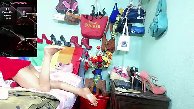 Xiaraa26 live cam on StripChat