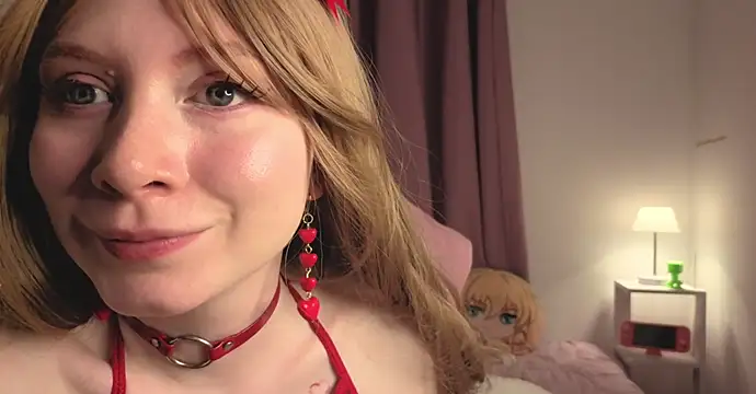 Gin_Lilah live cam on StripChat