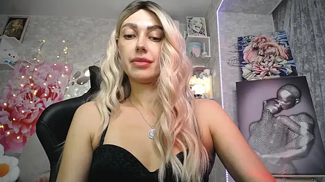 NickyAdamidi live cam on StripChat