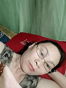 Alisa_x9x live cam on StripChat