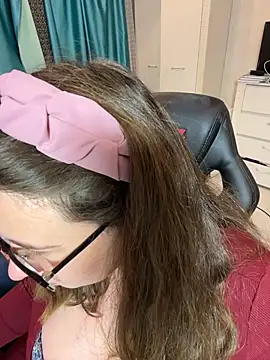 DienkaGreen live cam on StripChat