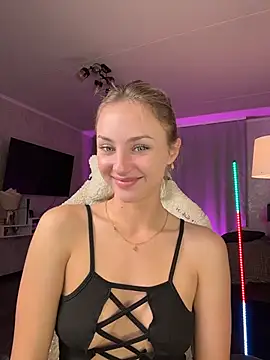 Mally_Say live cam on StripChat