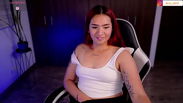 ImLui_lu live cam on StripChat