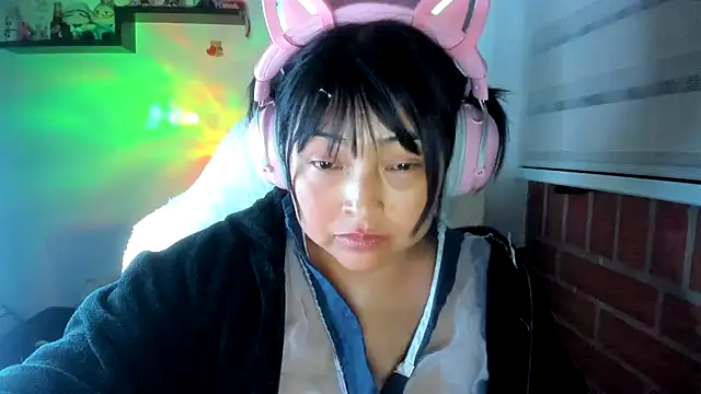 Shaddycute_ live cam on StripChat