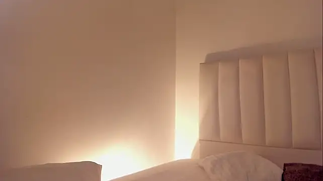 Hannahx__ live cam on StripChat