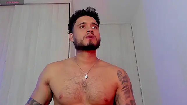 AUSTINN_TORRES live cam on StripChat