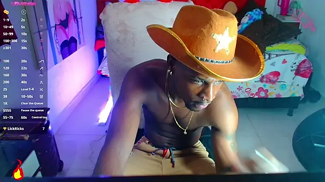 Aroonsexyboy live sex cam
