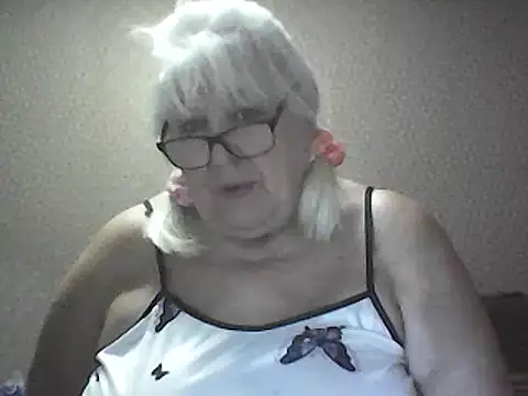 Alexia64231 live cam on StripChat