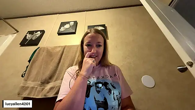 lucyallen4201 live cam on StripChat