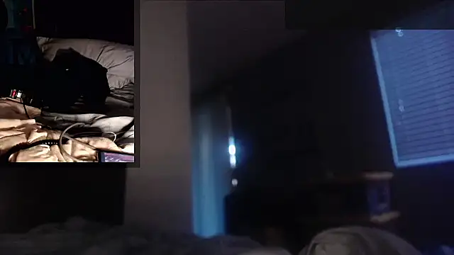 Snarfle82 live cam on StripChat