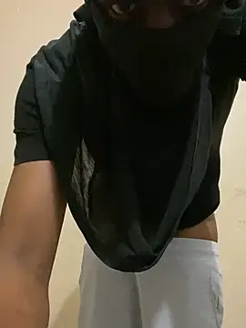 Naughty6613 live cam on StripChat