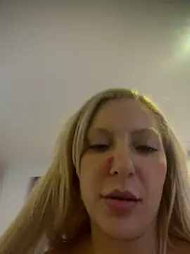 Juuhschmitt live cam on StripChat
