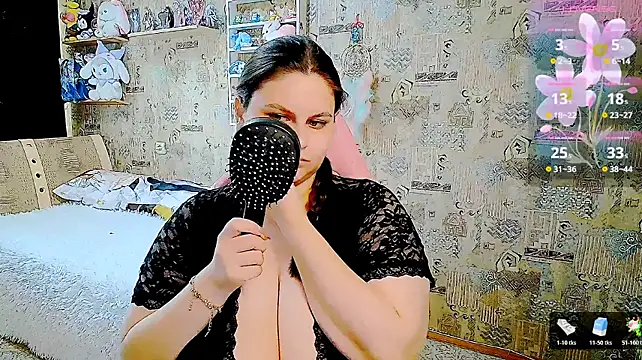 WhisperInTheDarkk live cam on StripChat