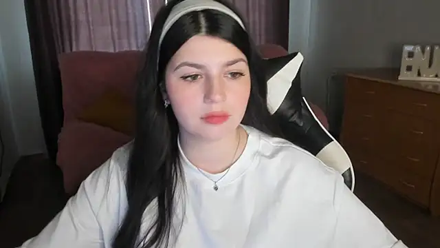 KisaModel live cam on StripChat