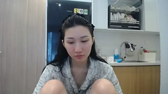 Asiagirll live cam on StripChat