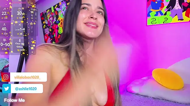 MiaVillalobos live cam on StripChat