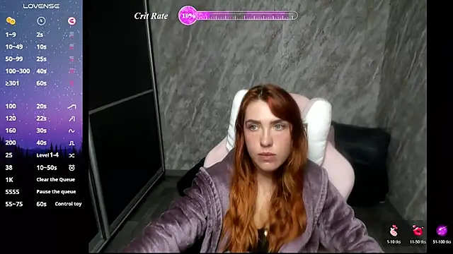 Reginasmilee live cam on StripChat