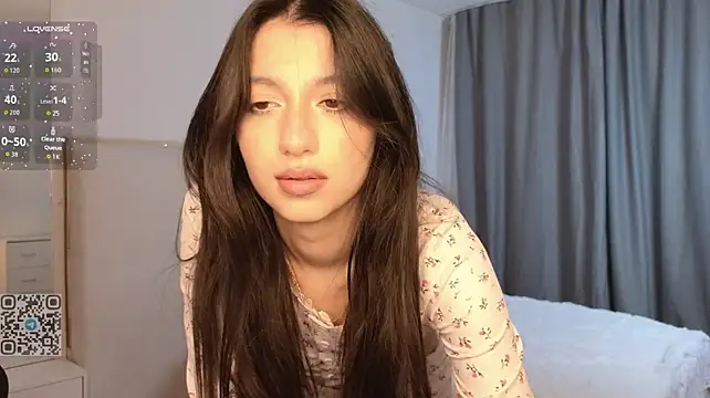 Honeycamilla live cam on StripChat