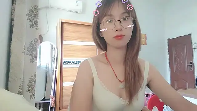 Lili_666 live cam on StripChat