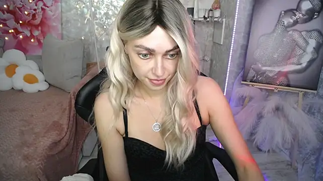 NickyAdamidi live cam on StripChat