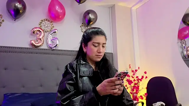 MihaCarther live cam on StripChat