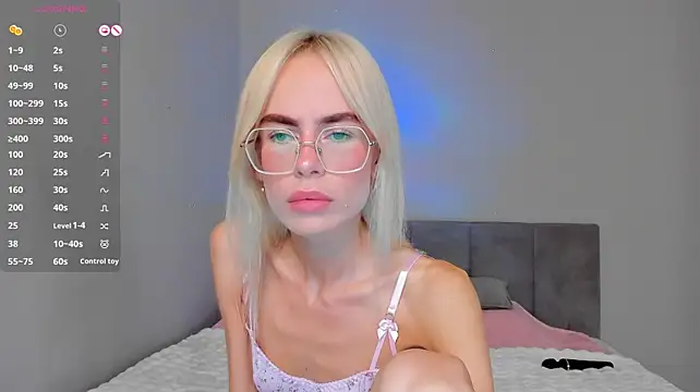 bellatip live cam on StripChat