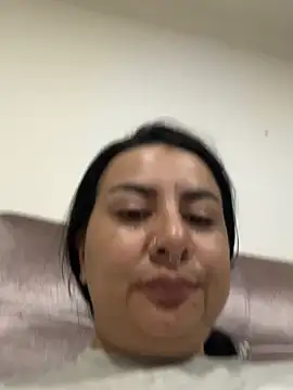 Abril_Luv live cam on StripChat