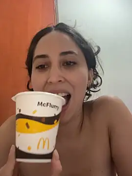 LatinDoll8 live sex cam