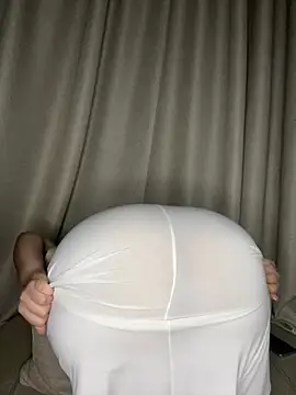 Big-peach live cam on StripChat