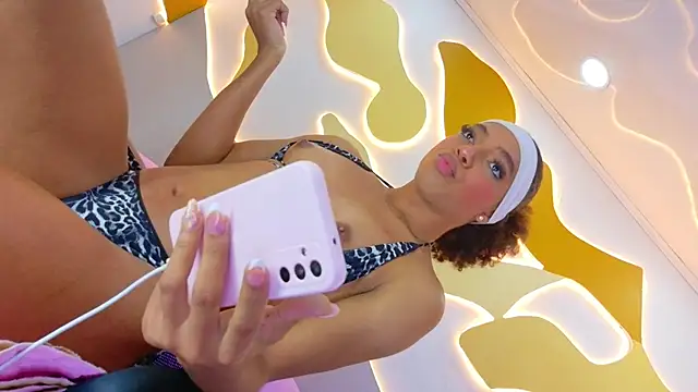 KendallSexxy_ live sex cam