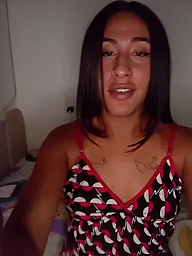 Lohaynne live cam on StripChat