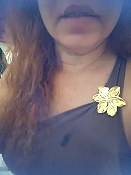 SOLTEIRASIGILO live cam on StripChat