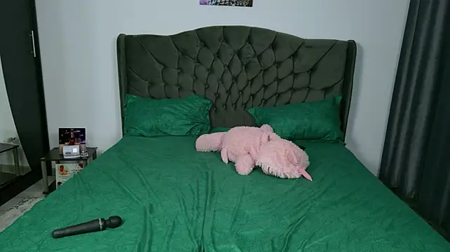 Nicol2Naya live sex cam