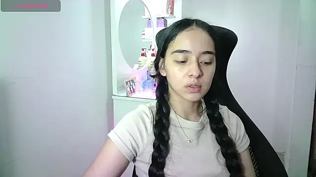 aineangeel live cam on StripChat