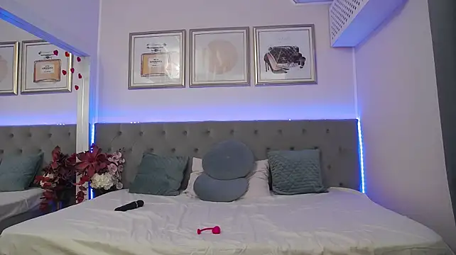 GracieNoir live cam on StripChat
