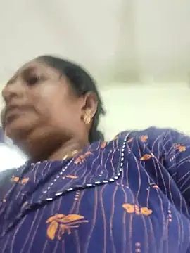 yamini1431 live cam on StripChat
