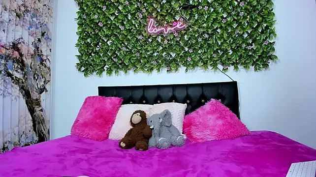 Violetta_Lancaster live sex cam