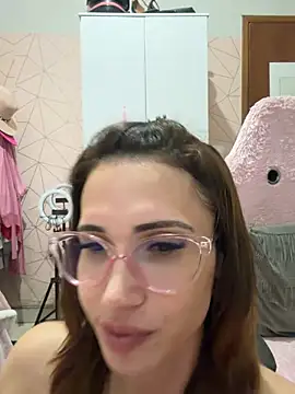Irresistible37 live cam on StripChat