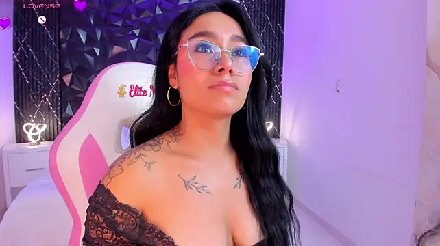 AnaiaClarck live cam on StripChat