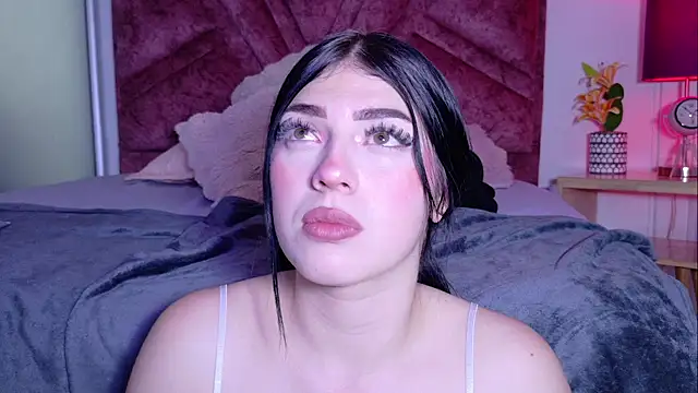 Isabella_Rossi_ live cam on StripChat