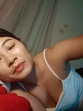 PIVI-12 live cam on StripChat