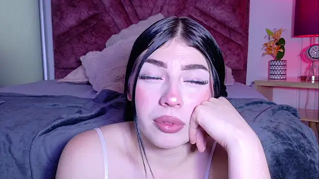 Isabella_Rossi_ live cam on StripChat