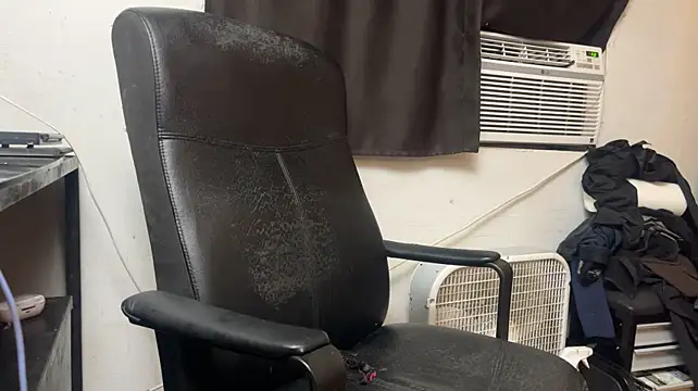 leanjamesdean live cam on StripChat