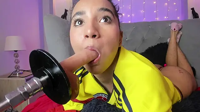 Emily_bruss live cam on StripChat