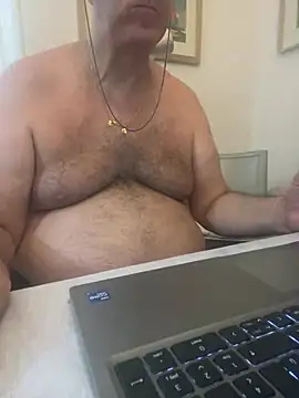 ANONIMO7735 live cam on StripChat