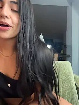 DaphneUwu live cam on StripChat