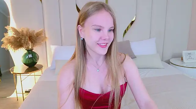 Lili_Lohan live cam on StripChat