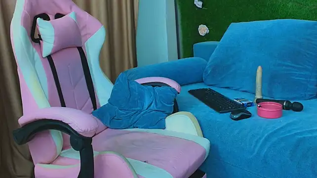 AmmyFlirty live cam on StripChat