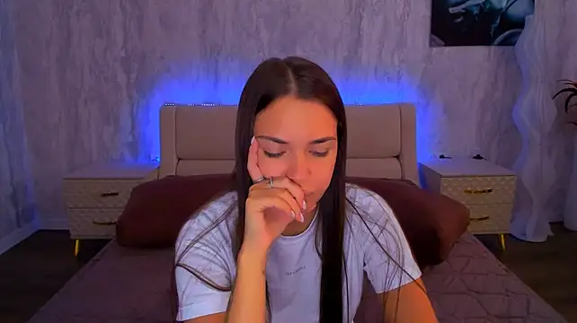 AlexaBarkley live cam on StripChat